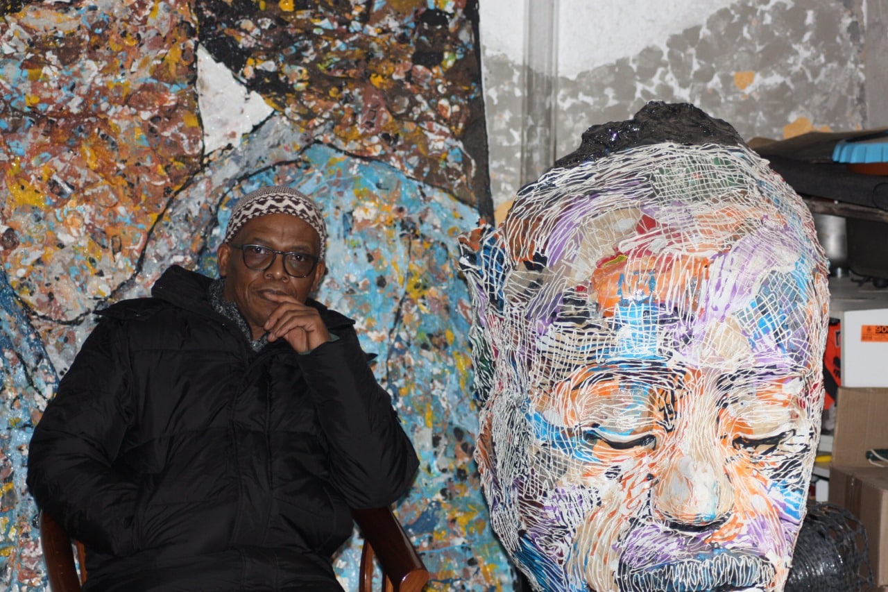 Mbongeni Buthelezi uses plastic for his art