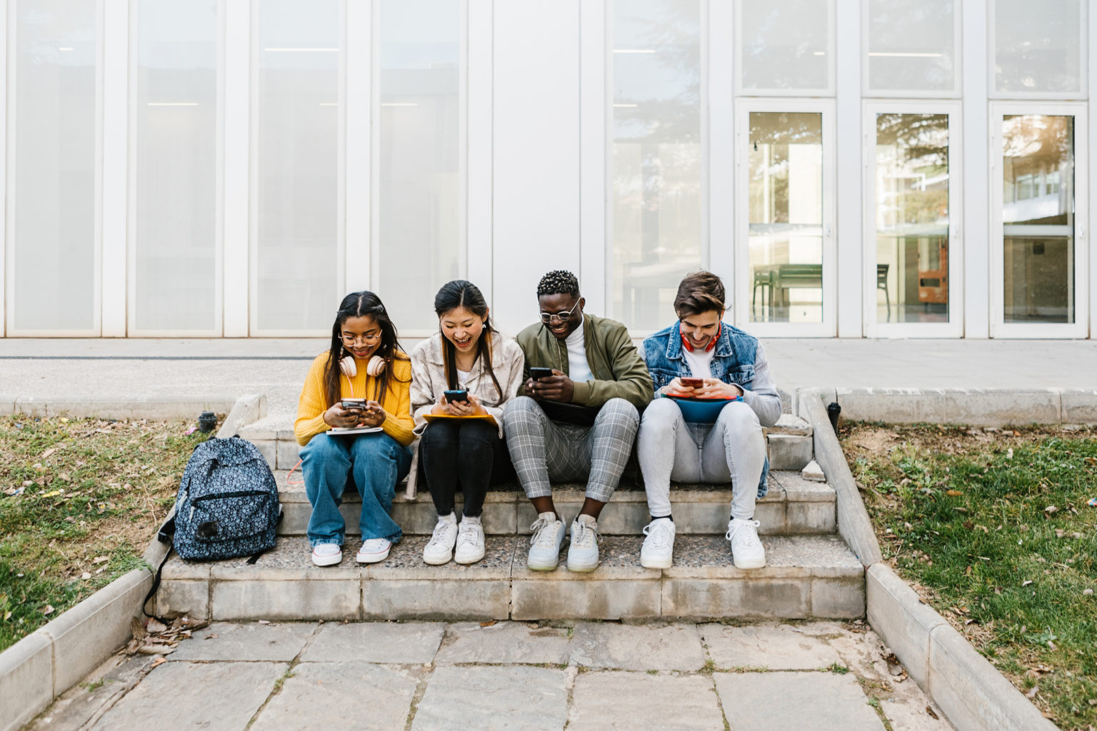 Short Phone Breaks During Class Could Help Students Score Higher Grades ...