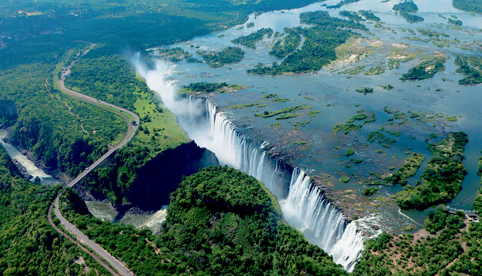 Zambia leading image – Victoria-Falls-amazing-view