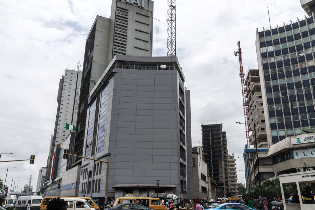 Investors Pile Into Longer-Dated Nigerian Bonds to Lock in Rates