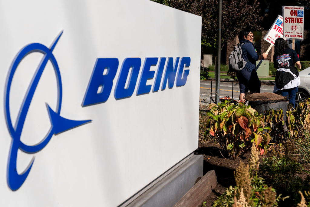 Boeing Union Says Talks Halted On Pensions And Pay Demands